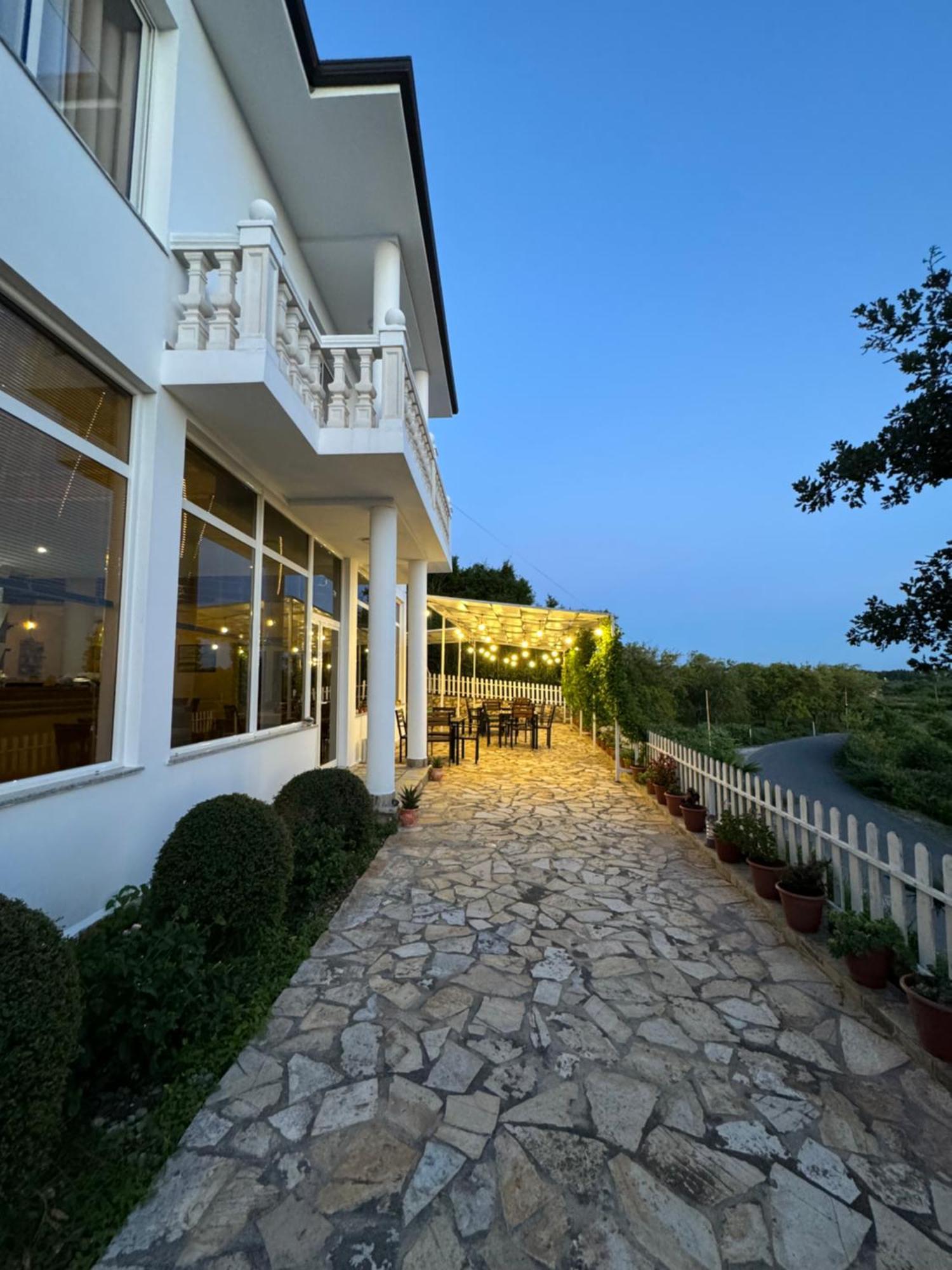 Vila Horizont Baks-Rrjoll Ngoại thất bức ảnh