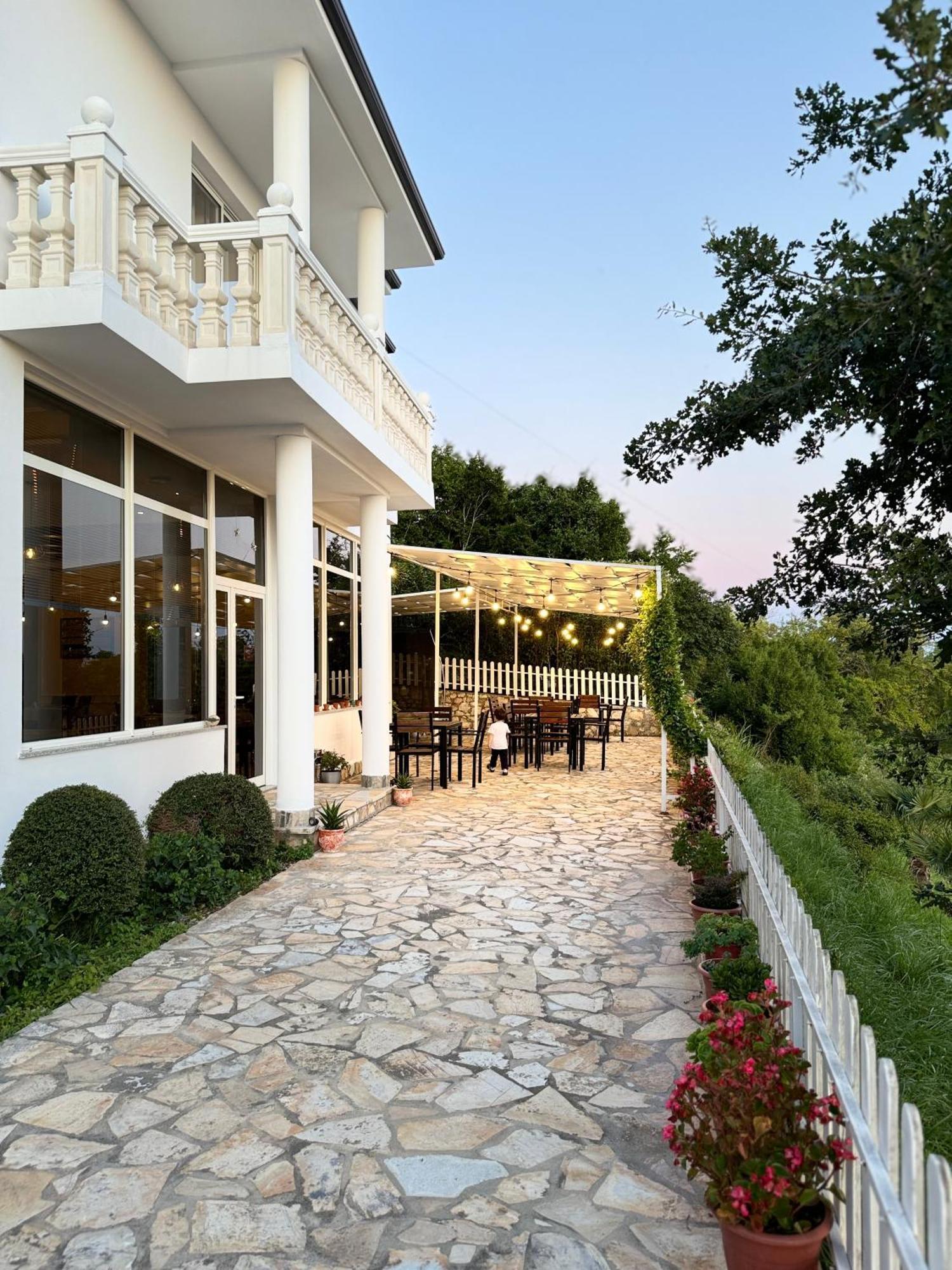 Vila Horizont Baks-Rrjoll Ngoại thất bức ảnh
